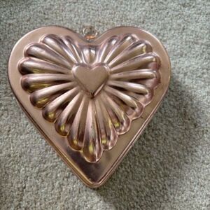 Vintage 3 1/2 Cup Heart Shaped Jello Mold